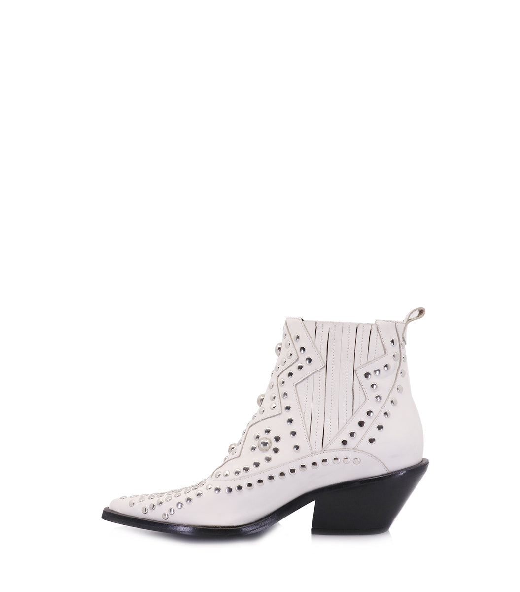 AITE Chic Off-White Texan Boots with Studs