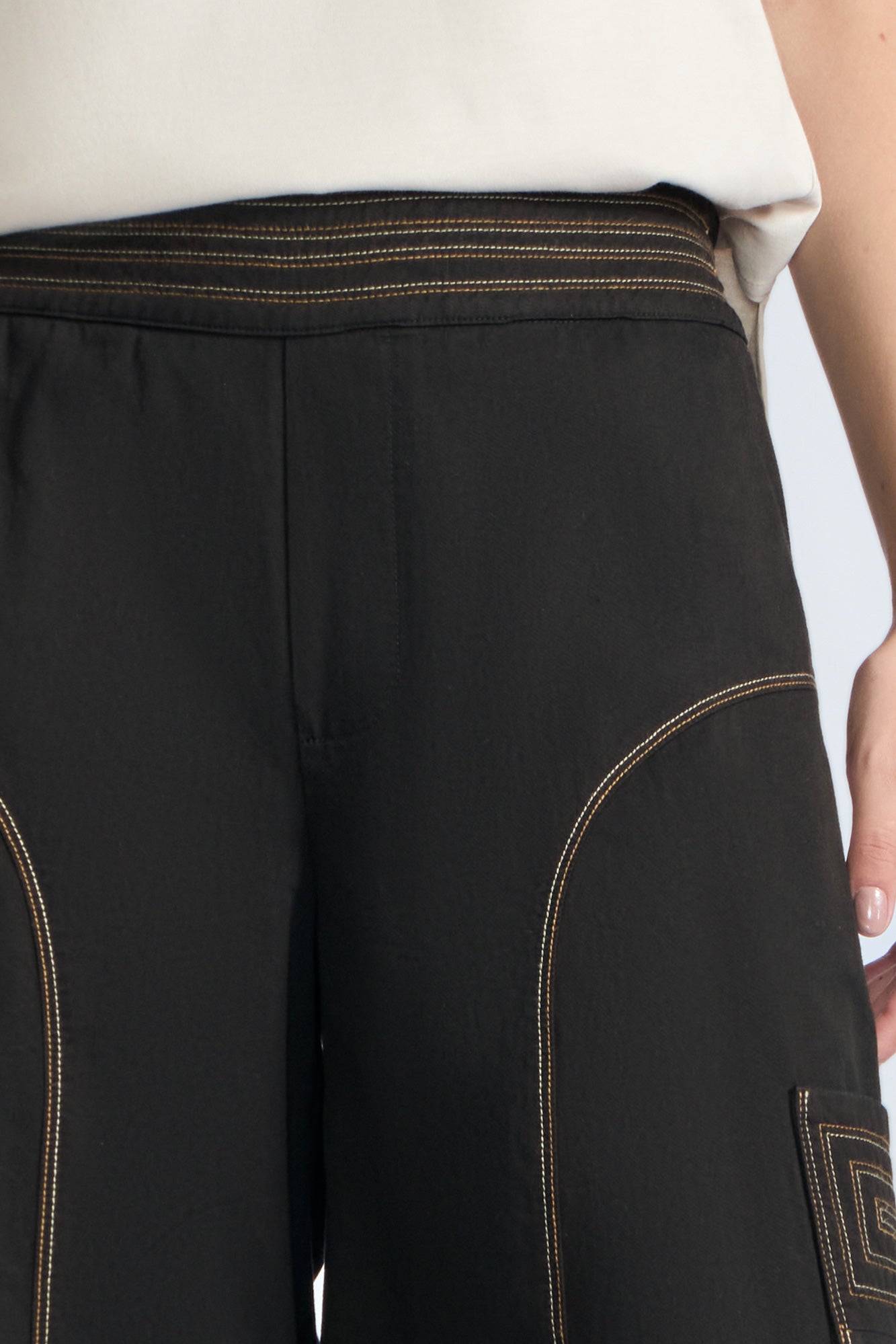 Bela Pant | Black