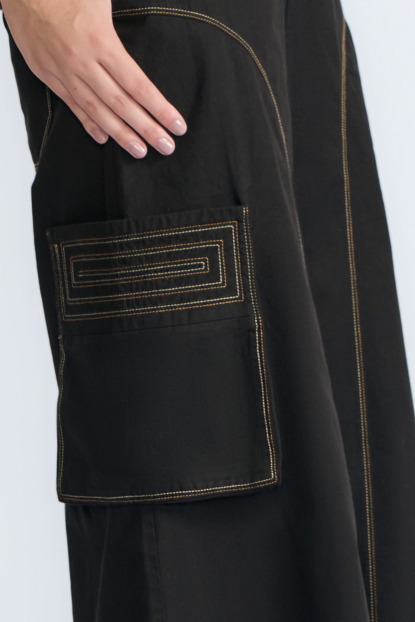 Bela Pant | Black