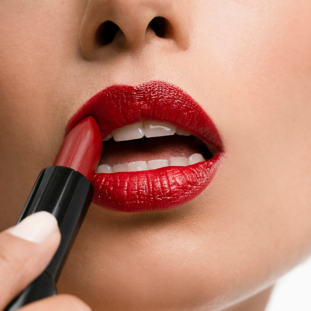 LIPSTICK RED PARIS AT 7PM