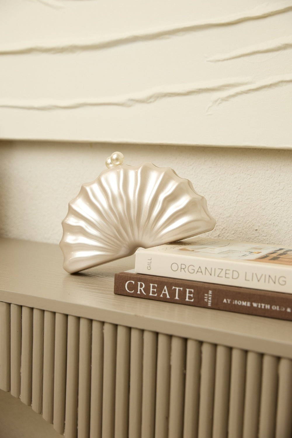 Paloma Seashell Clutch