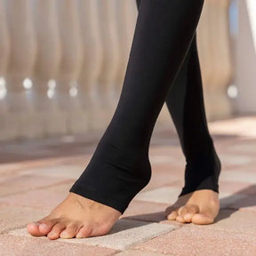 Com-pressi-on Me Jet Lag Legging