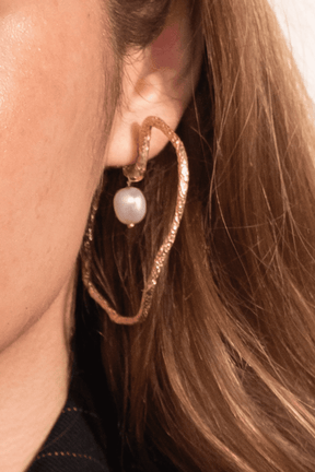 Aphrodite hoops