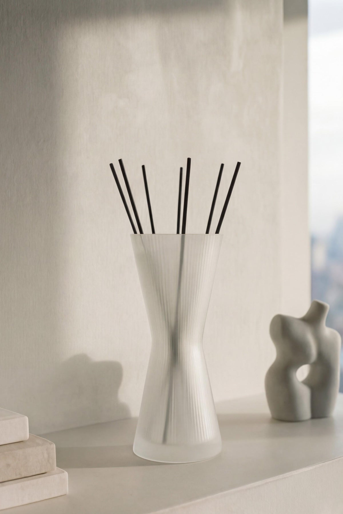 Aiz Reed Diffuser In Oud & Bergamot