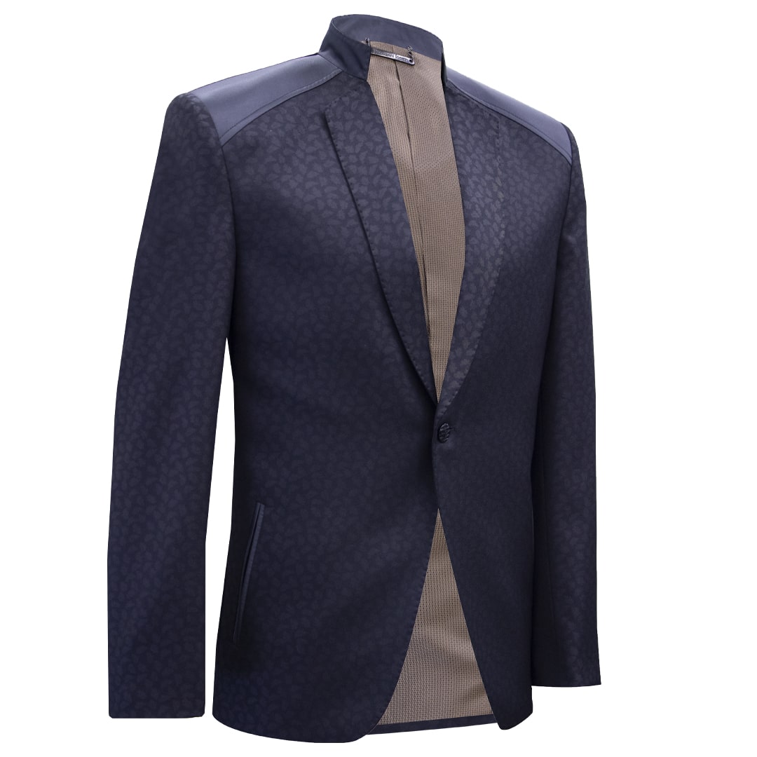 Military collar blazer with lapels.