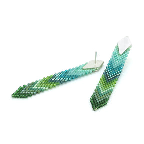 COLOR GEOMÉTRICO Miyuki Thin Feather Earrings
