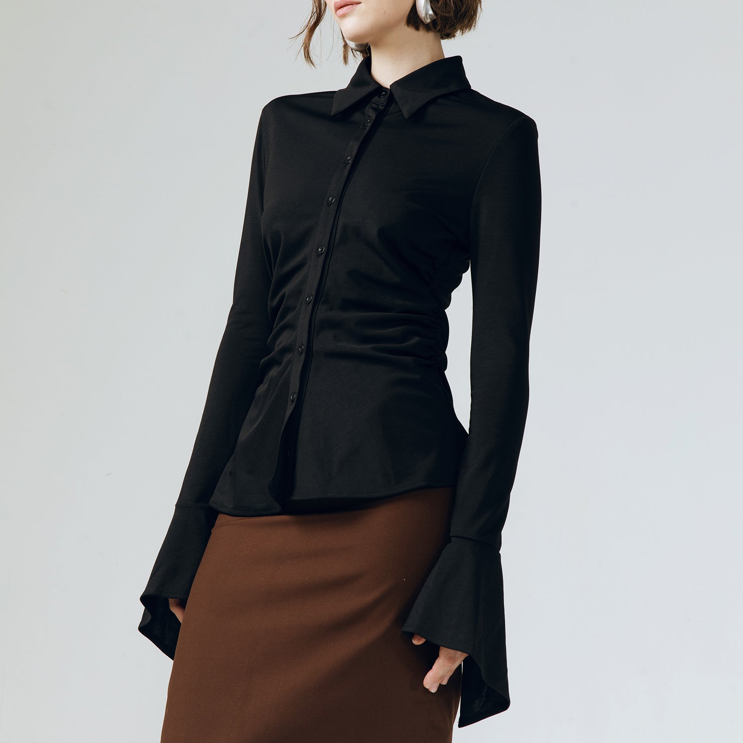 SCULPTED DRAPERY BLACK FITTED SHIRT