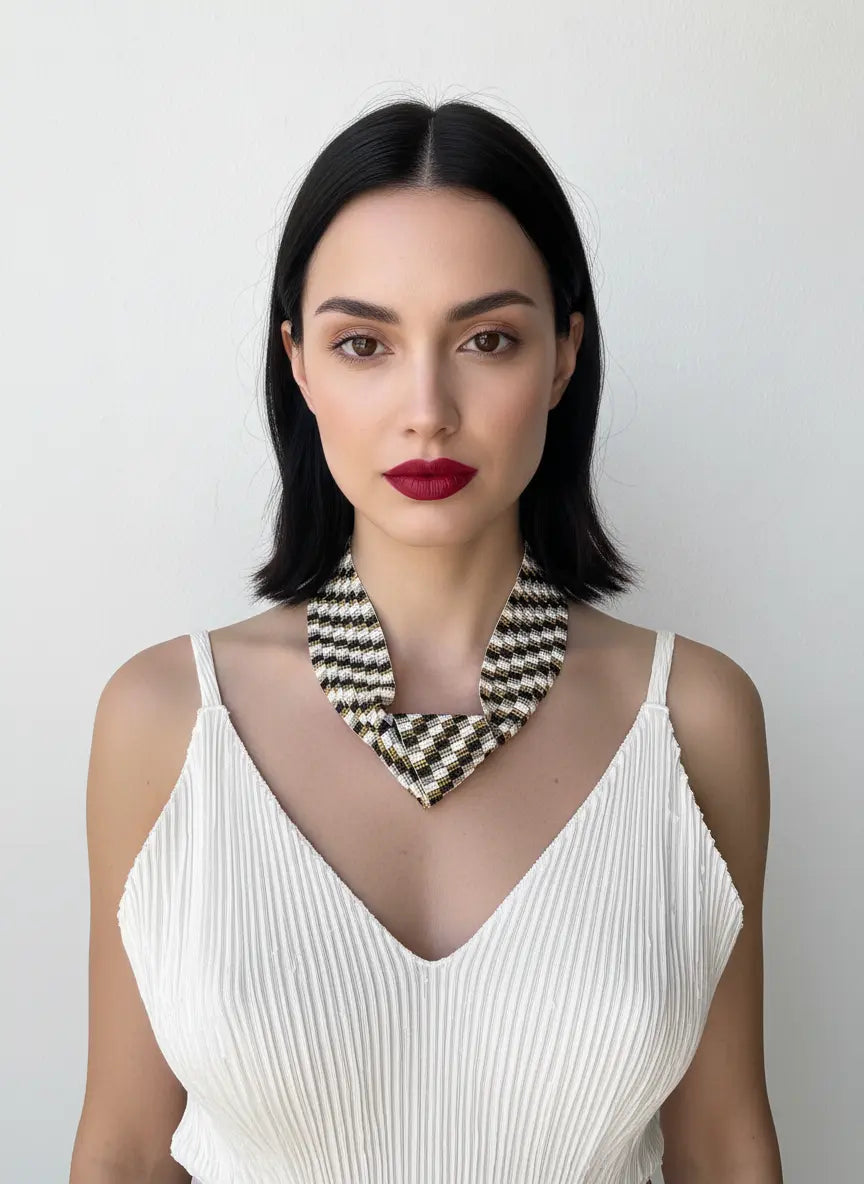 MINIMALIST DECONSTRUCTED KNOT NECKLACE