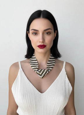MINIMALIST DECONSTRUCTED KNOT NECKLACE