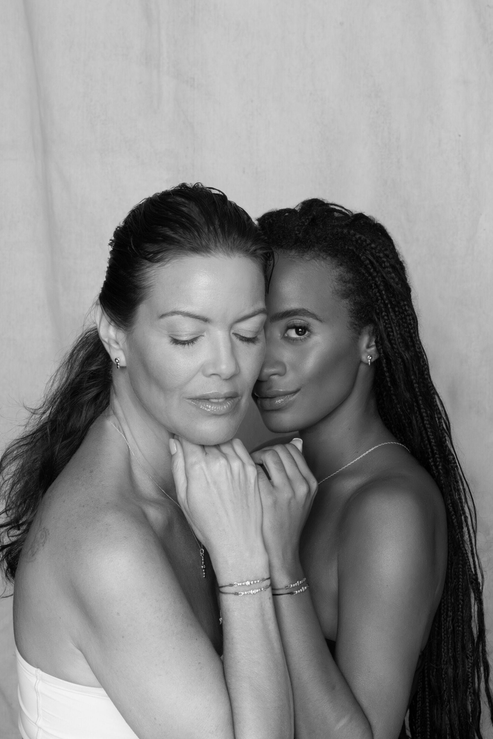 : /AH-MI/ Friendship & Travel Bracelet 24K Black Cord