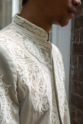 Mr Embroidered Tunic Suit