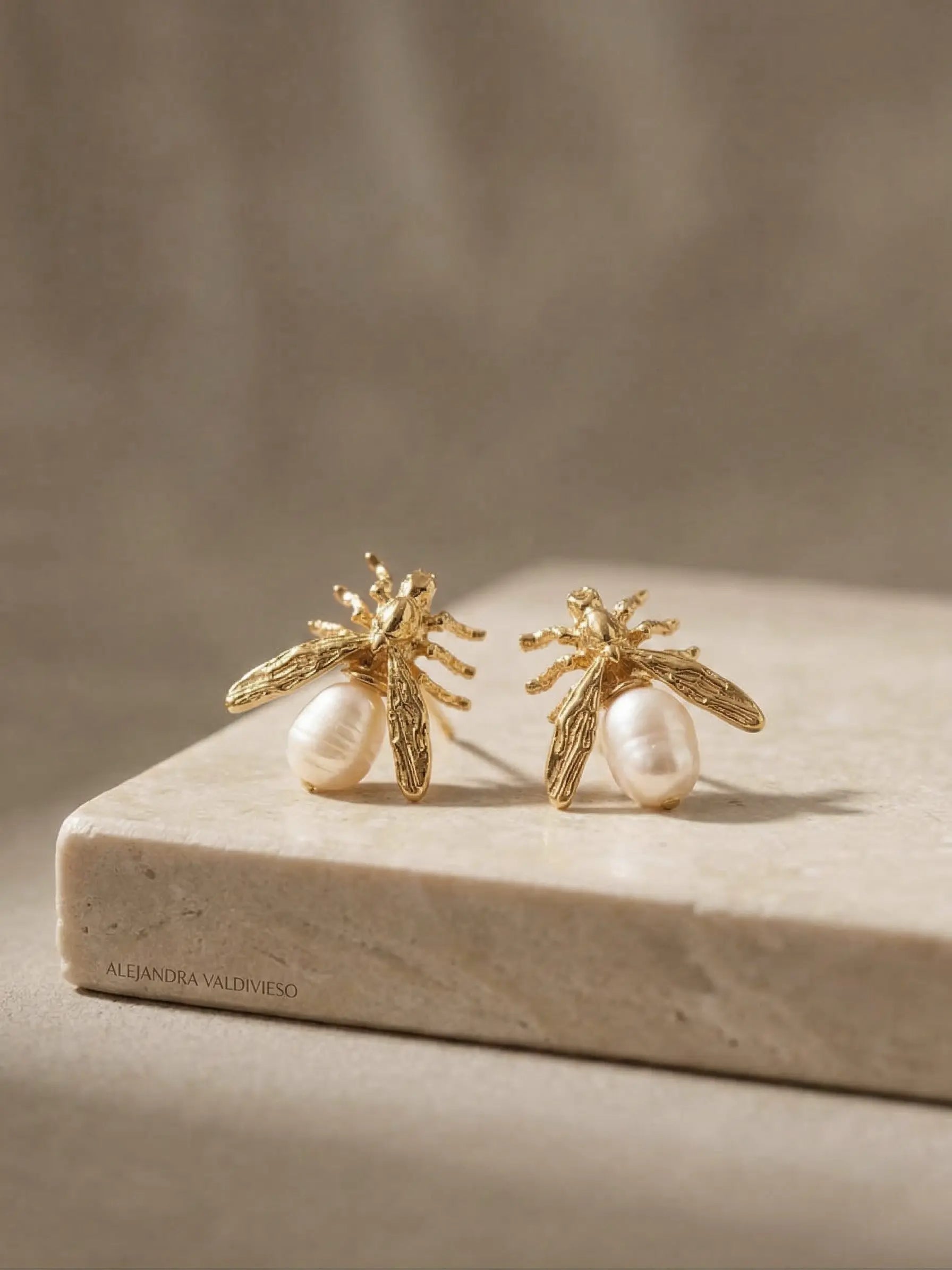 Aretes Topo Mini Hormiga Perla