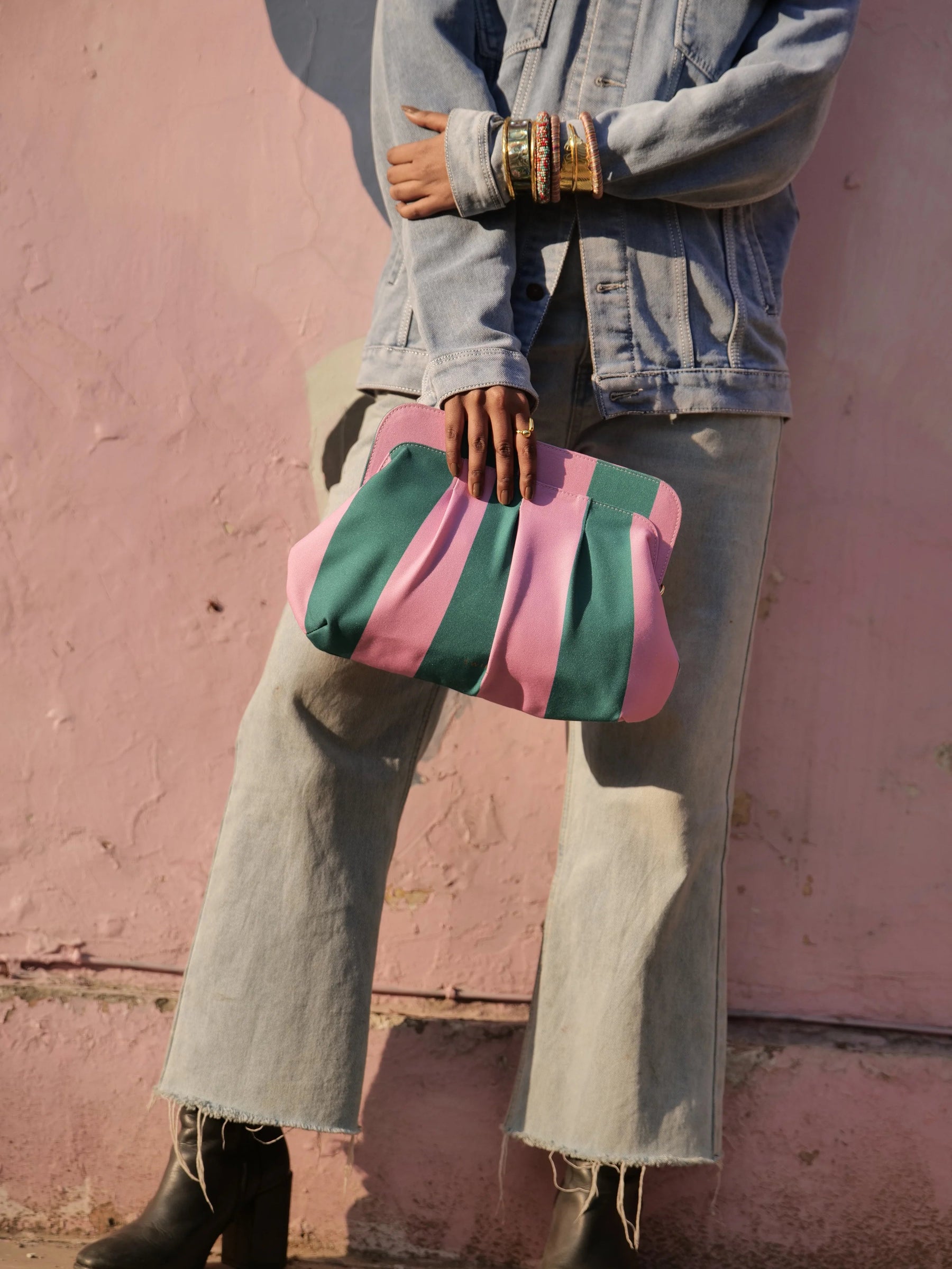 Pochette - 10”H x 14”W Inches