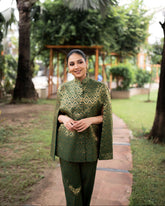 Gayatri Banarasi Cape Co-ord Set: Women's Emerald Gold Diamond Indowestern Wear