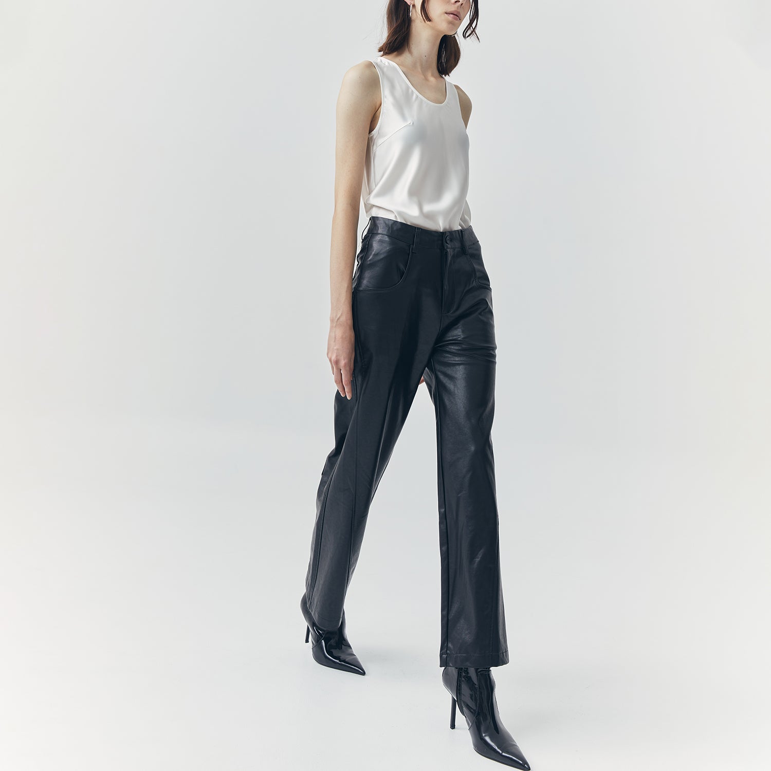 ARIA LOOSE BLACK LEATHER PANTS