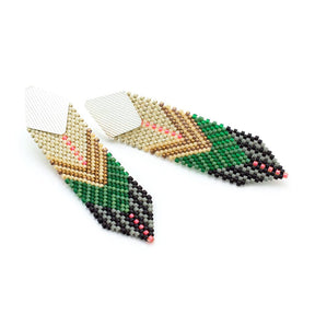 COLOR GEOMÉTRICO Miyuki Thick Feather Earrings