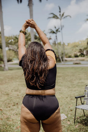 Cali off-the-shoulder bikini crop top with short sleeves