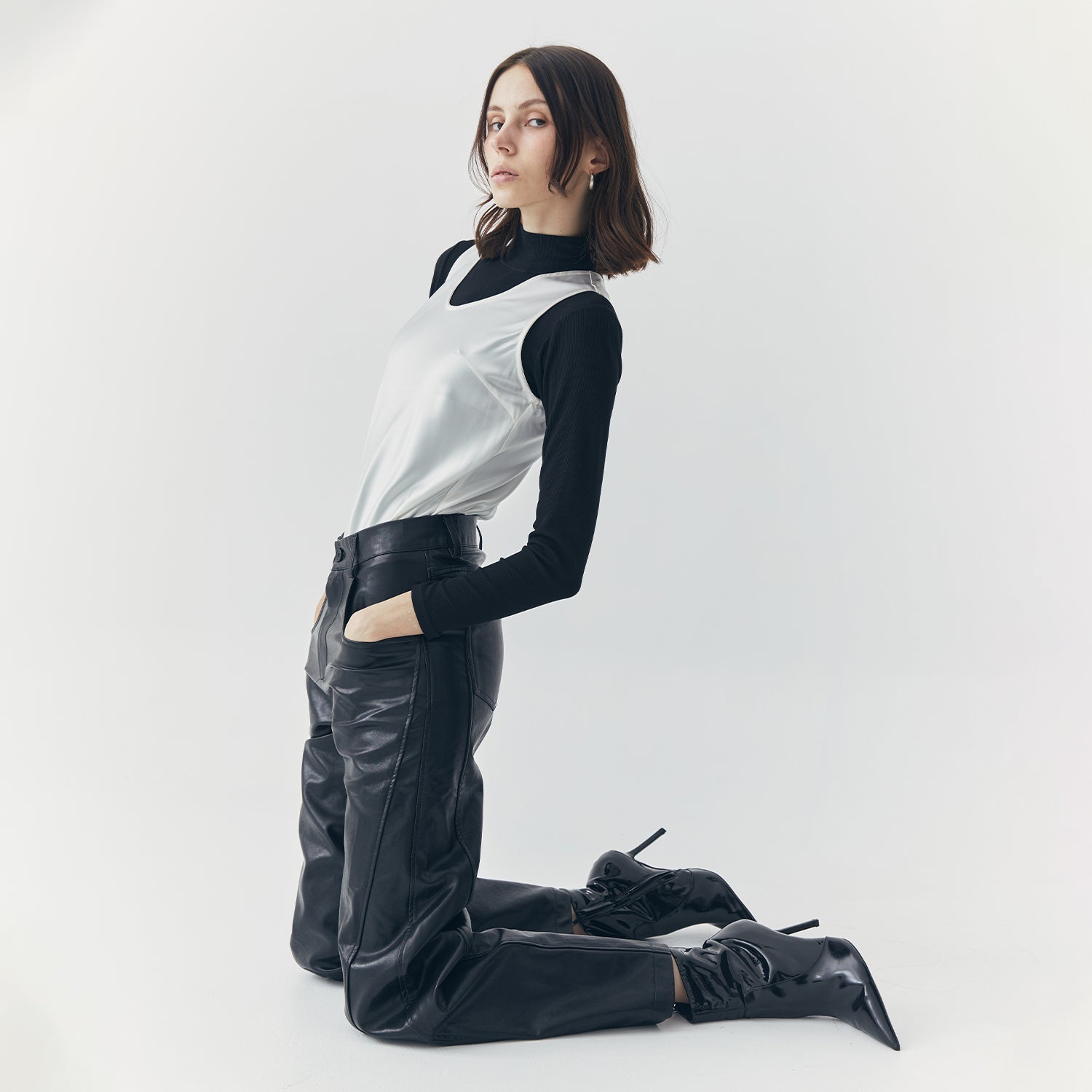 ARIA LOOSE BLACK LEATHER PANTS