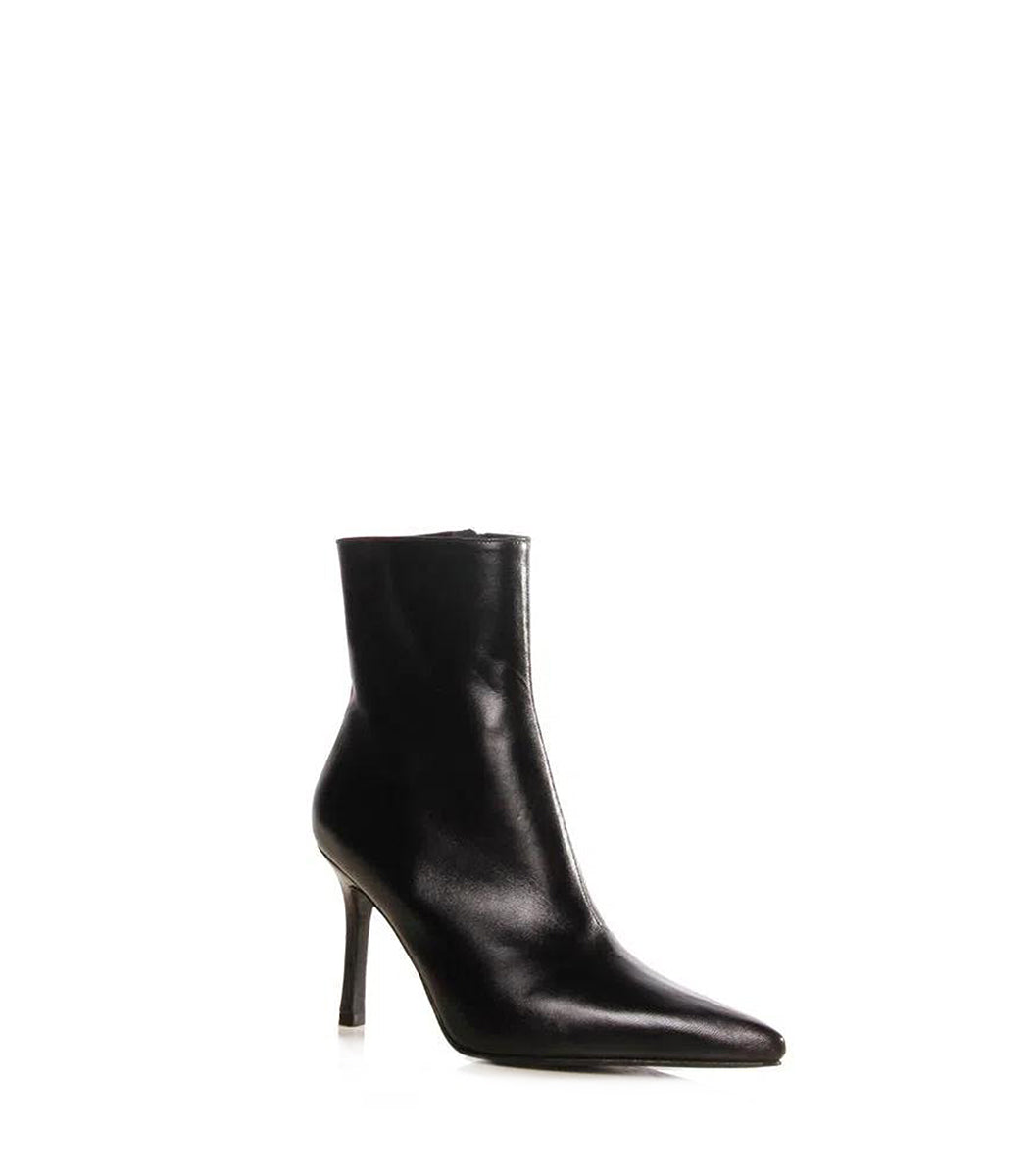 Chic Black Leather Booties Kurt