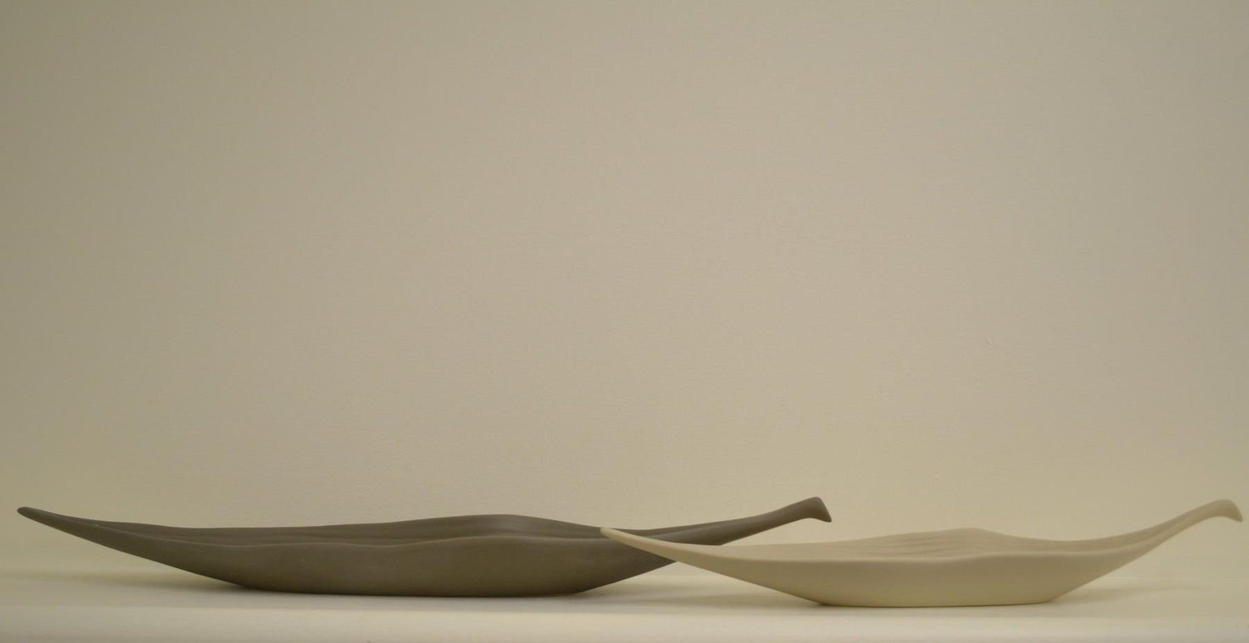 Porcelain Leaf Accent Set (2 Pieces)