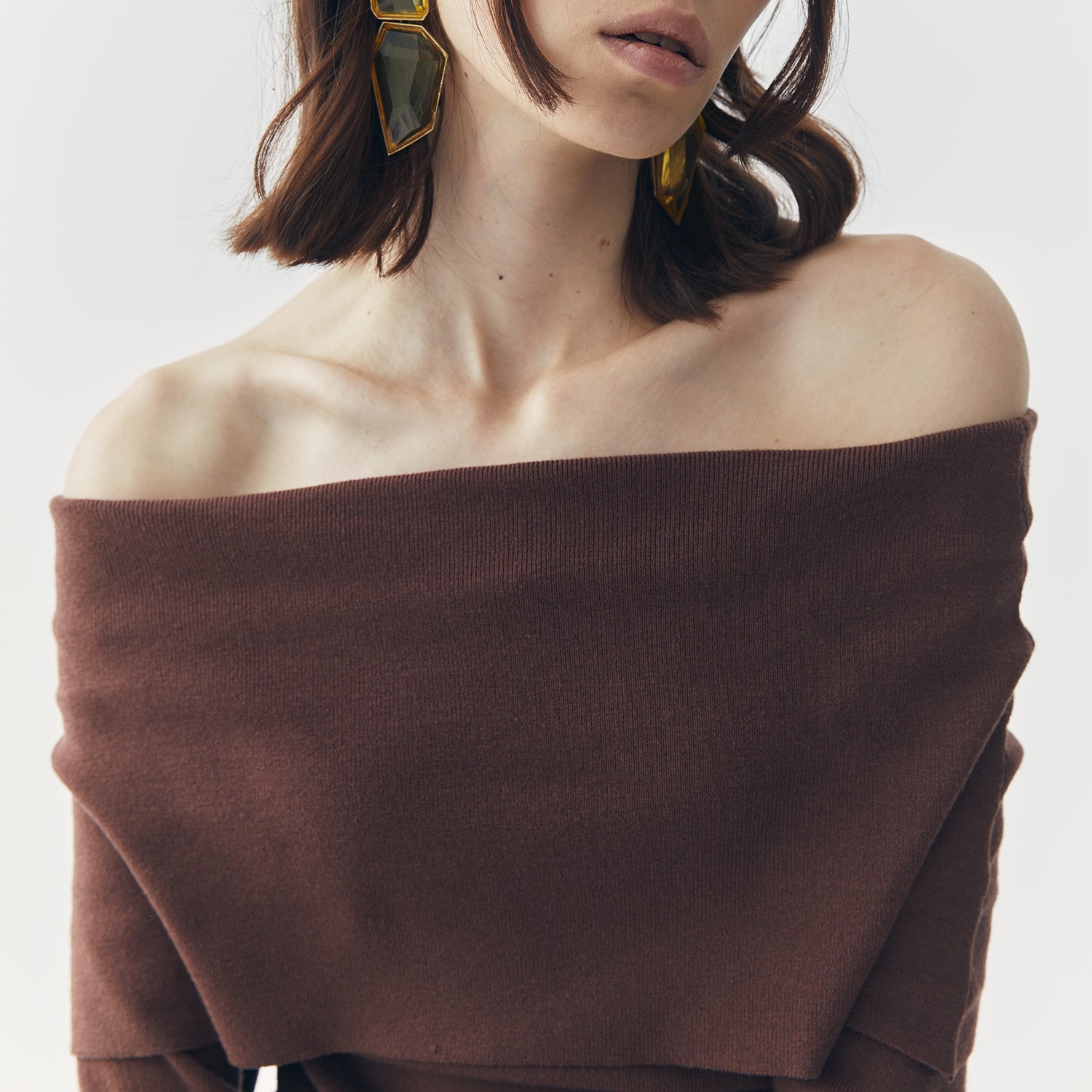 SIA OFF SHOULDER KNIT TOP