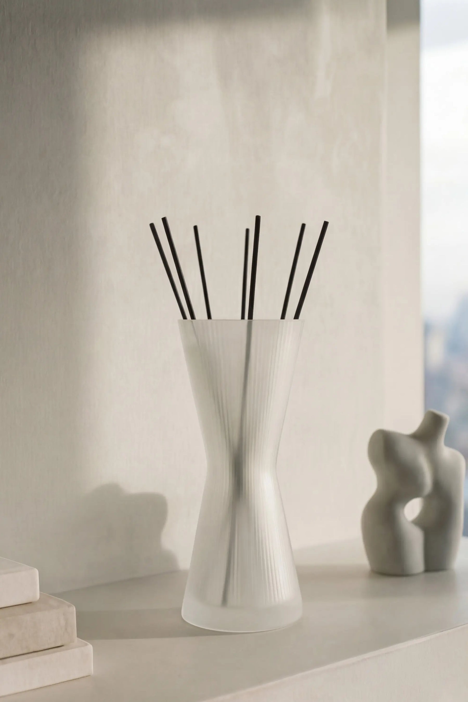 Aiz Reed Diffuser In Oud & Bergamot