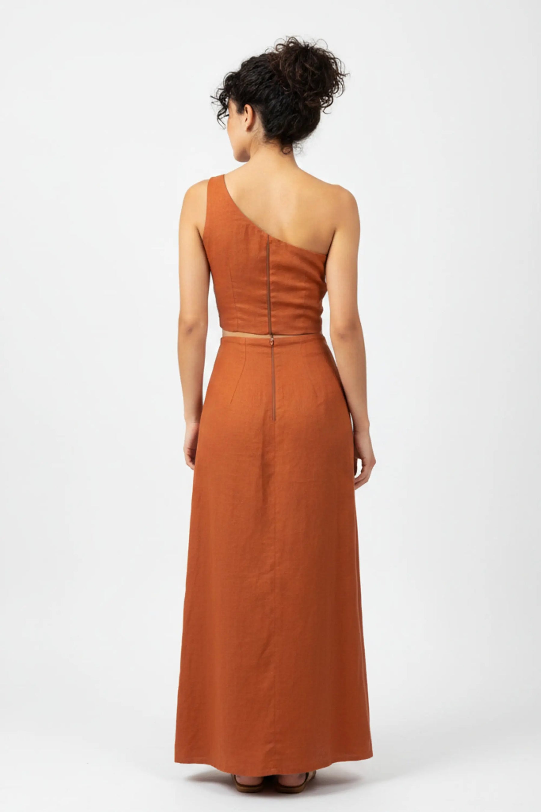 RAICES by PASALUMAC | Zenú-Inspired Asymmetrical Linen Two-Piece Set