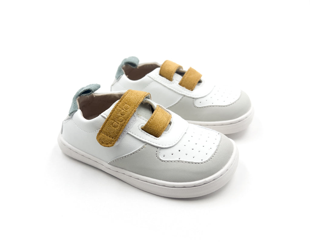 SUKI GRIS (incluye velcro strap color mostaza y stickers de 🎁)