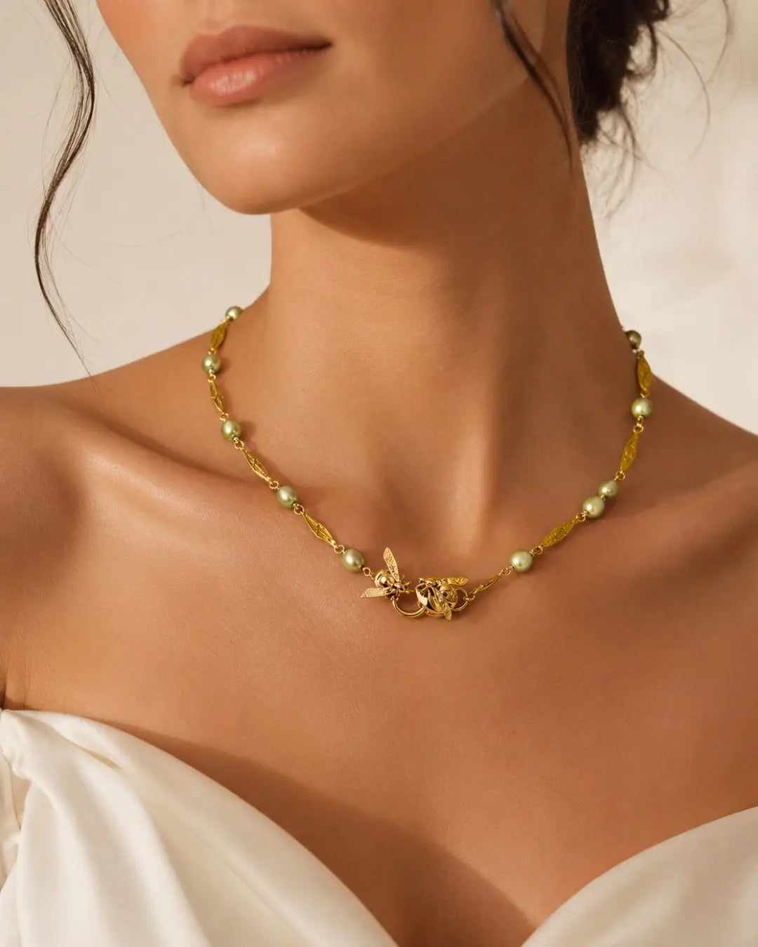 Collar Alas Y Perlas Verde