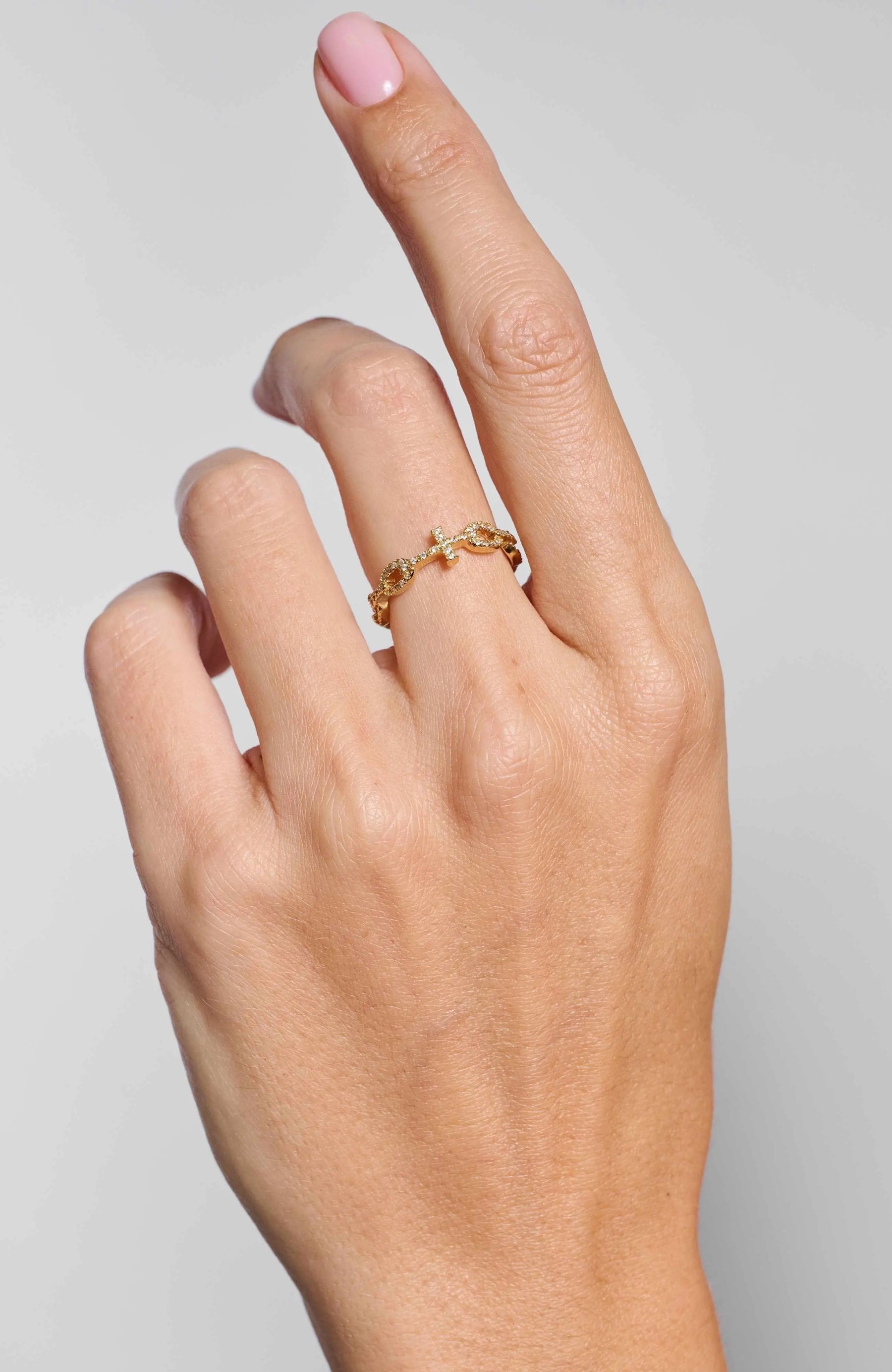 Luminous Pavé Cross Chain Breaker Ring