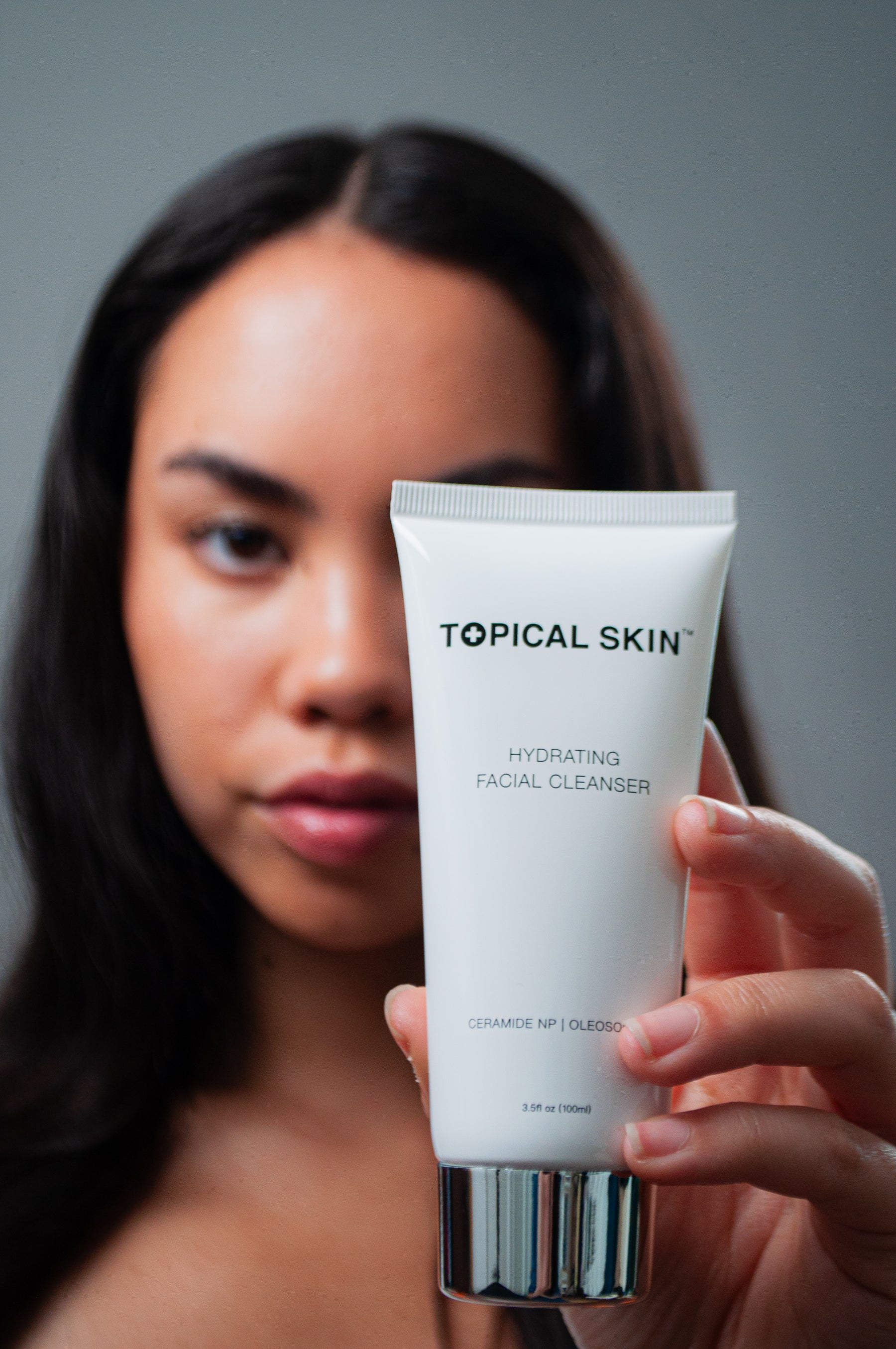 Hydrating Facial Cleanser with Oleosomes and Ceramide