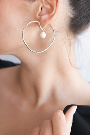 Aphrodite hoops