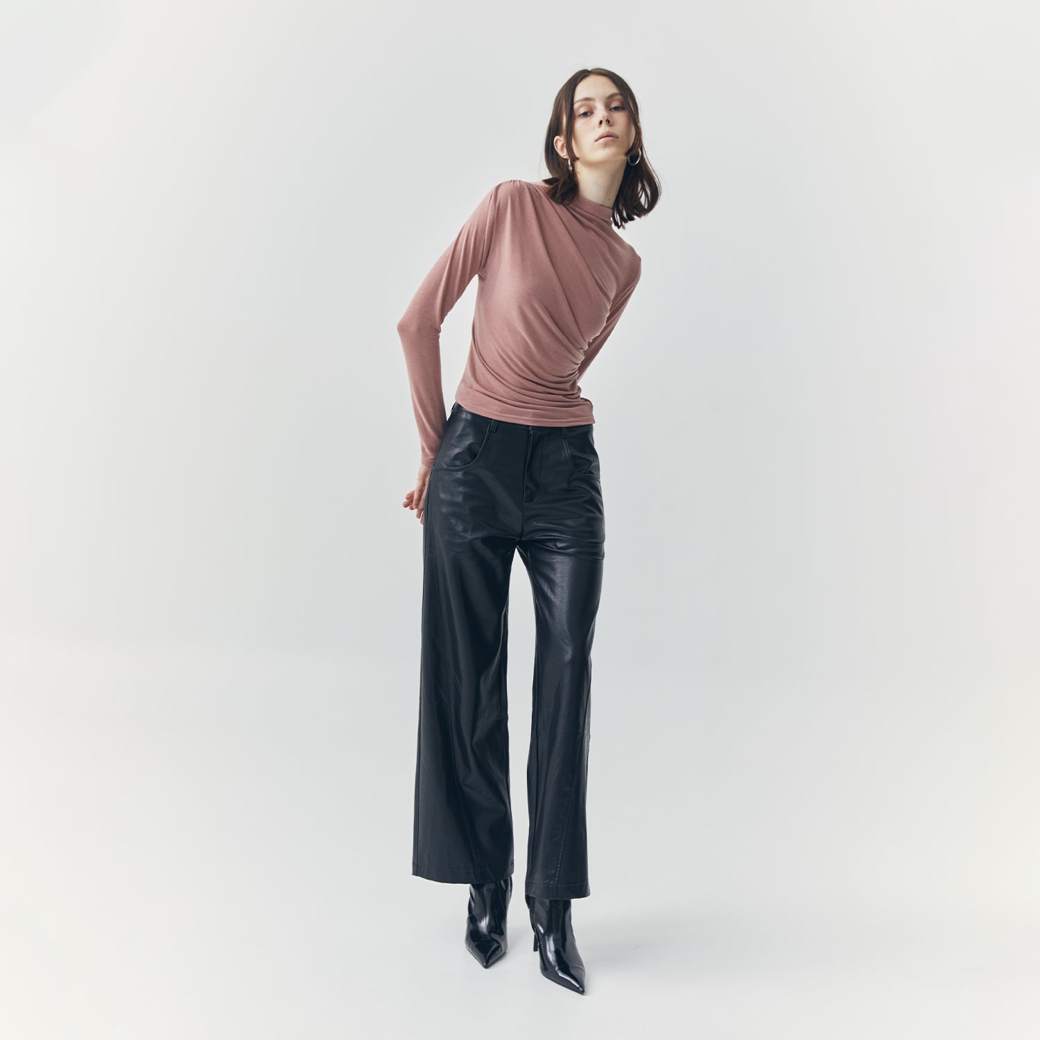 ARIA LOOSE BLACK LEATHER PANTS