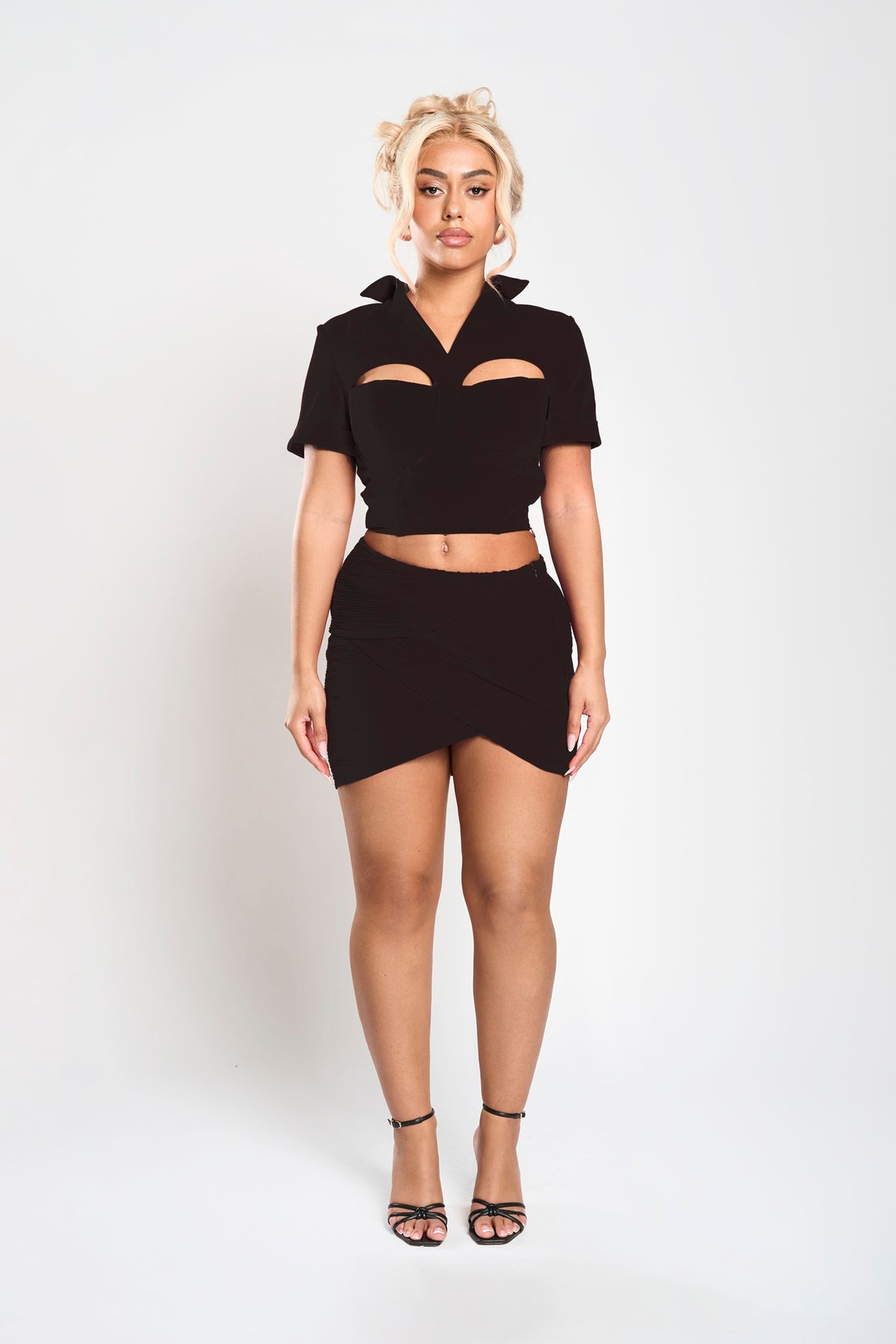 Zora (Black)