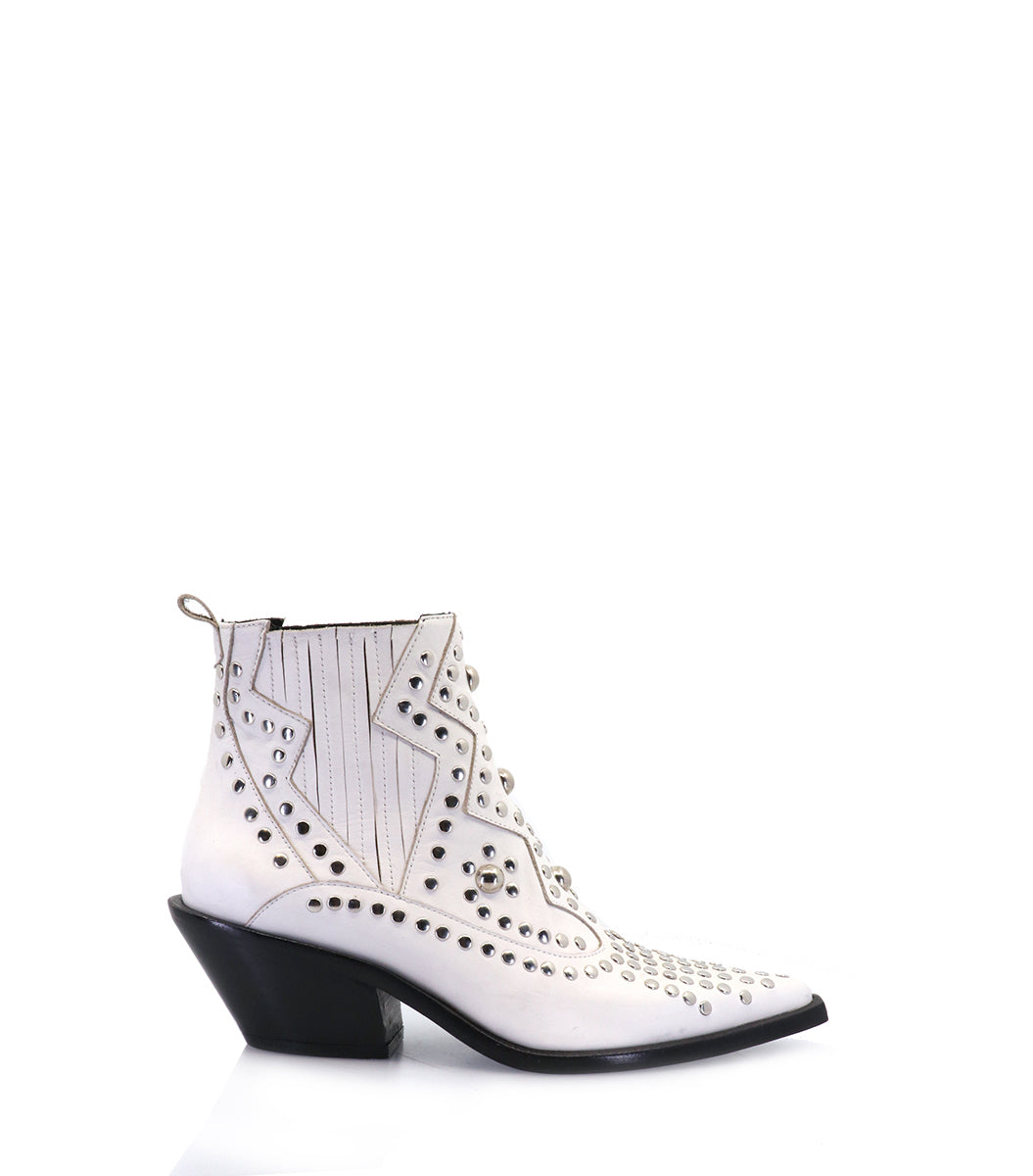 AITE Chic Off-White Texan Boots with Studs