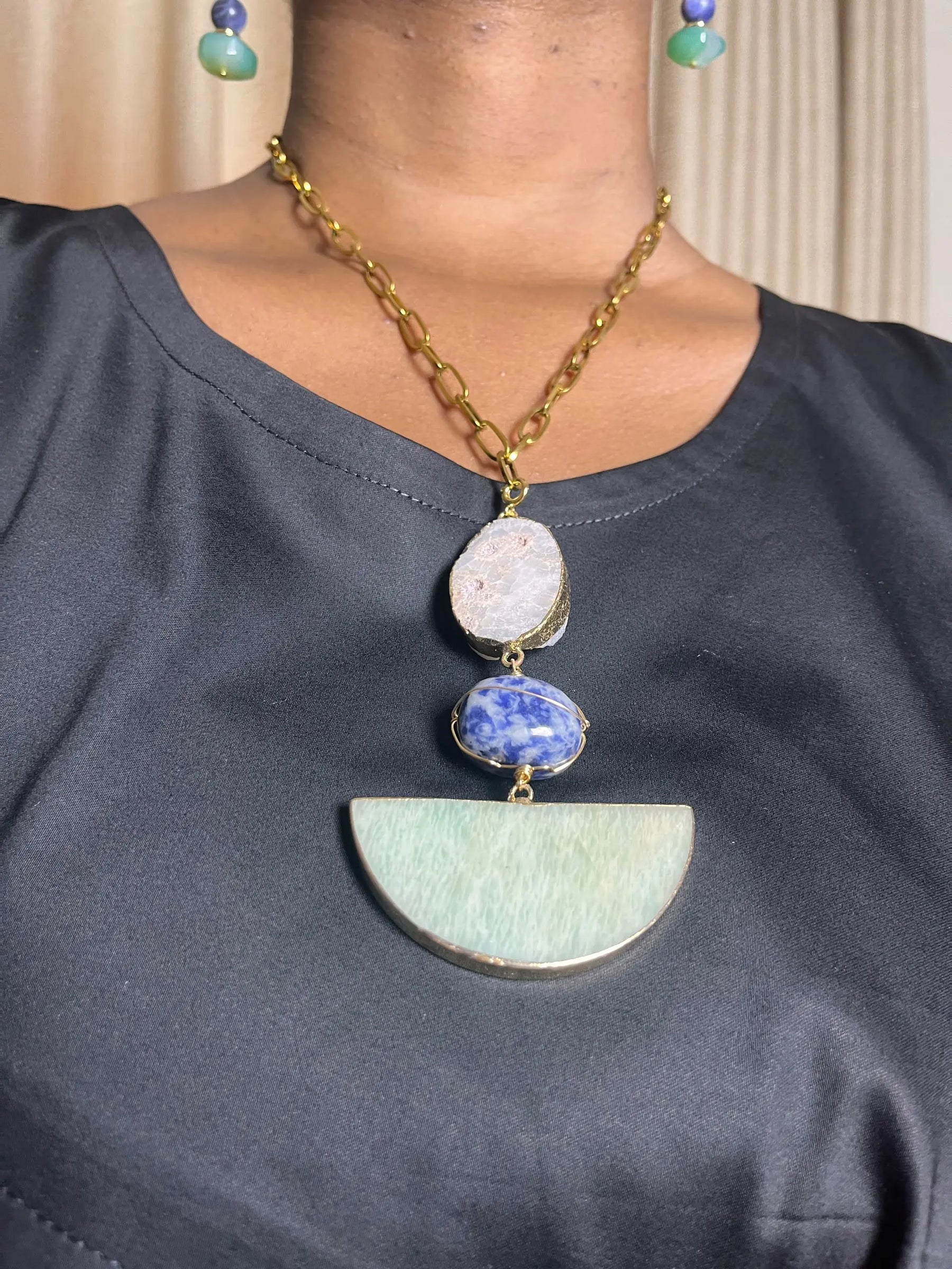 Arc Necklace (Blue)