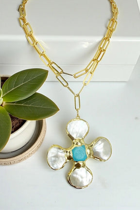 Sarai cross layer necklace