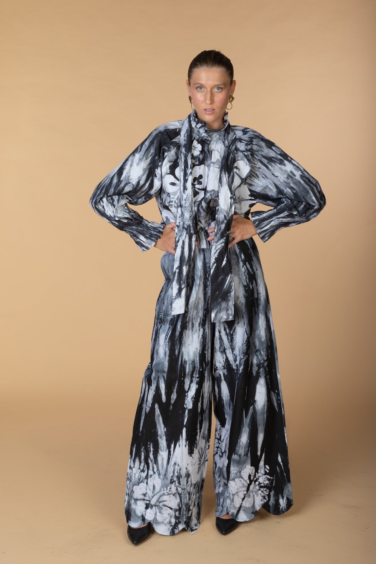 FRIDA, wide-leg batik trousers