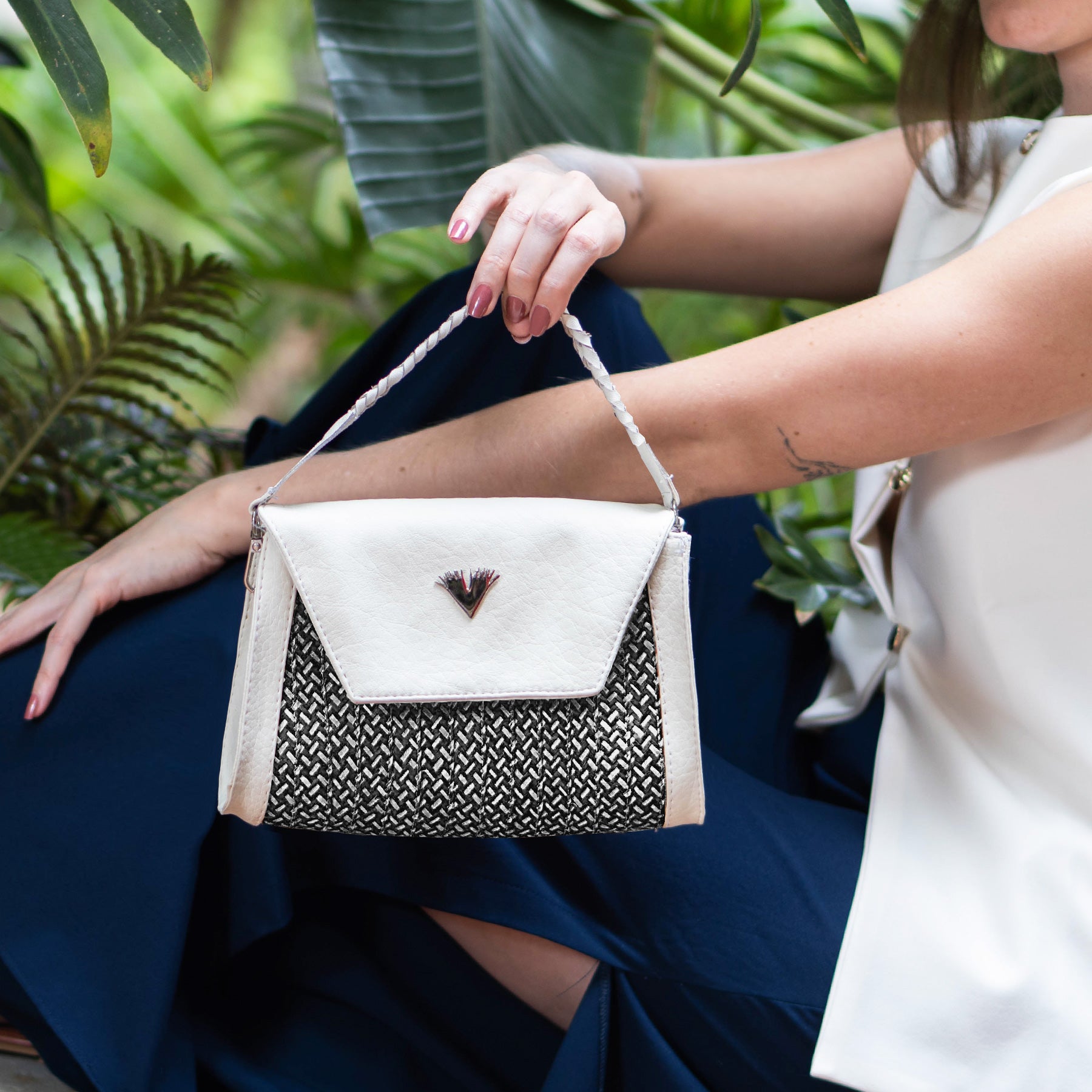 Brown Leather Crossbody Curvo Bag