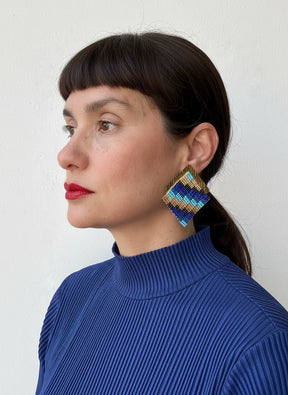 MINIMALIST DECONSTRUCTED KNOT EARRING