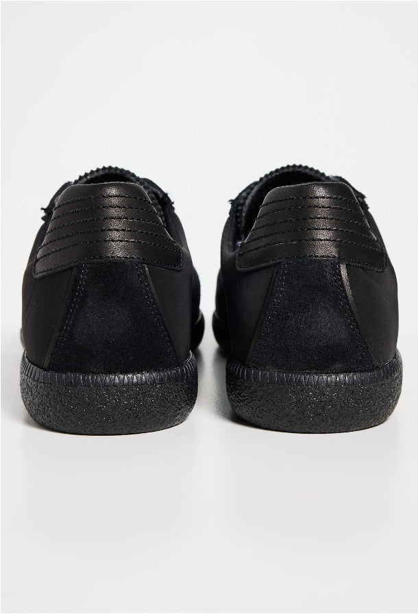 The Stallion Black CW (UNISEX)