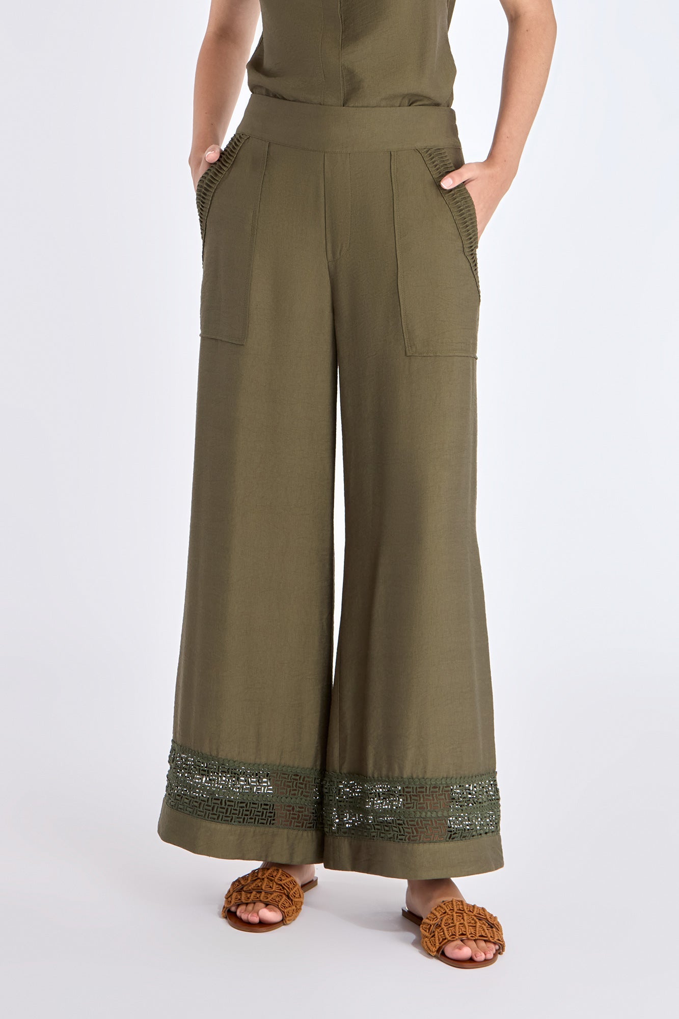 Clark Ease Pant | Olive