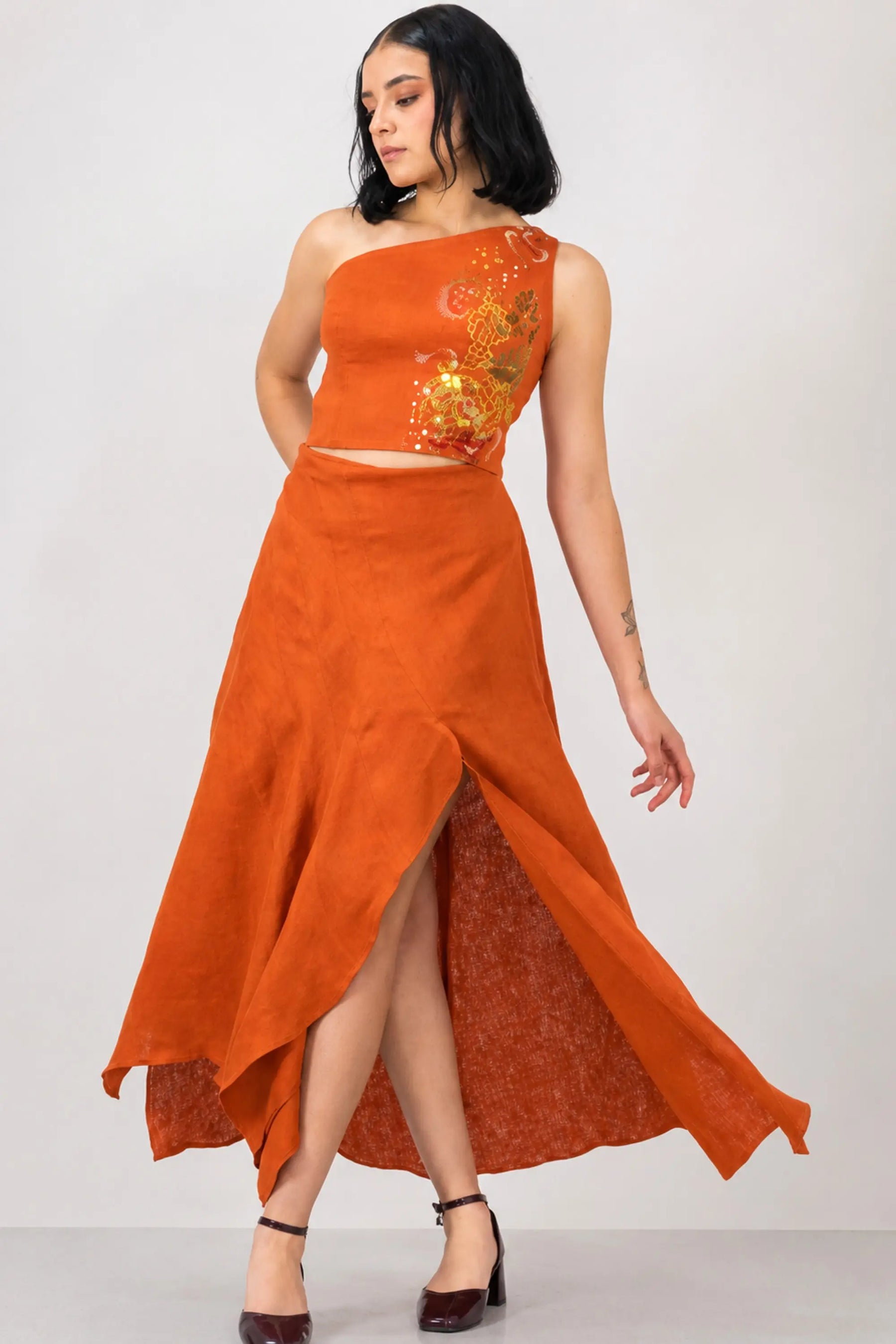 RAICES by PASALUMAC | Zenú-Inspired Asymmetrical Linen Two-Piece Set