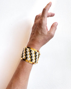 MINIMALIST DECONSTRUCTED KNOT BRACELET