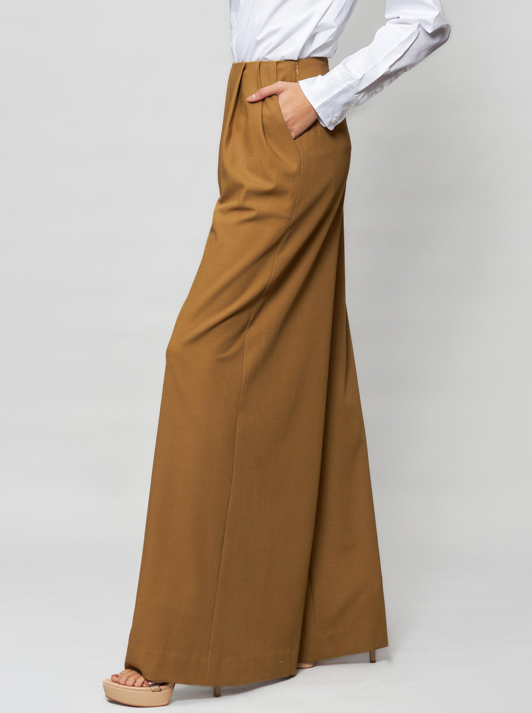 Stelis Wide-Leg Pant