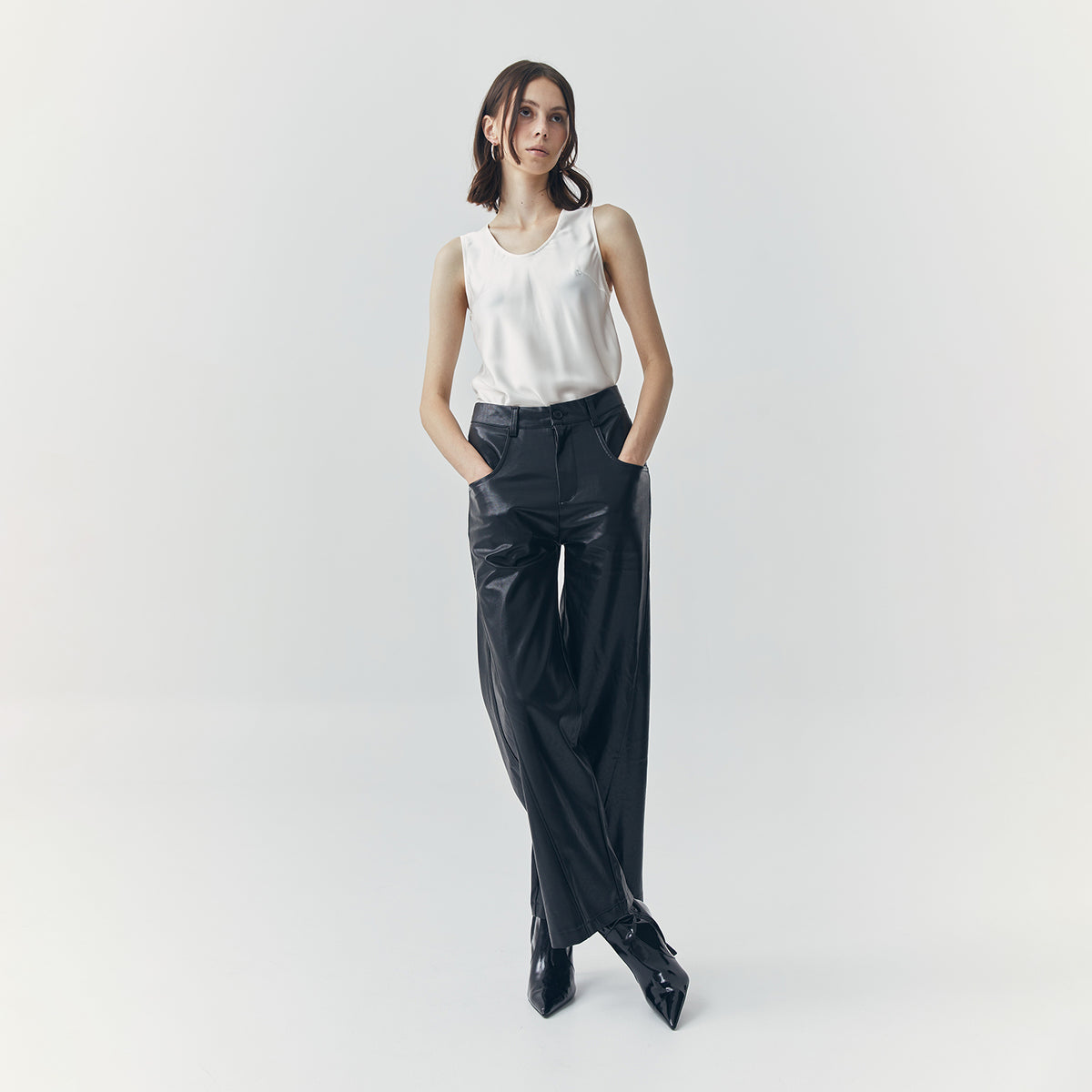 ARIA LOOSE BLACK LEATHER PANTS