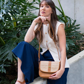 Beige Leather Carriel Bag – Handmade Crossbody & Handbag with Palm Strap Detail, Timeless Leather Purse