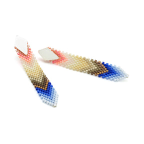 COLOR GEOMÉTRICO Miyuki Thin Feather Earrings