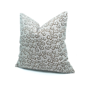 Decorative Viscose Linen Throw Pillow Cover-Heart Vine