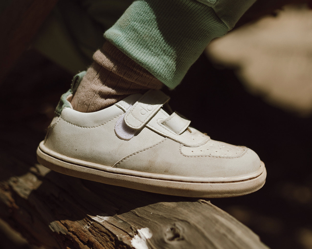 SUKI GRIS (incluye velcro strap color mostaza y stickers de 🎁)